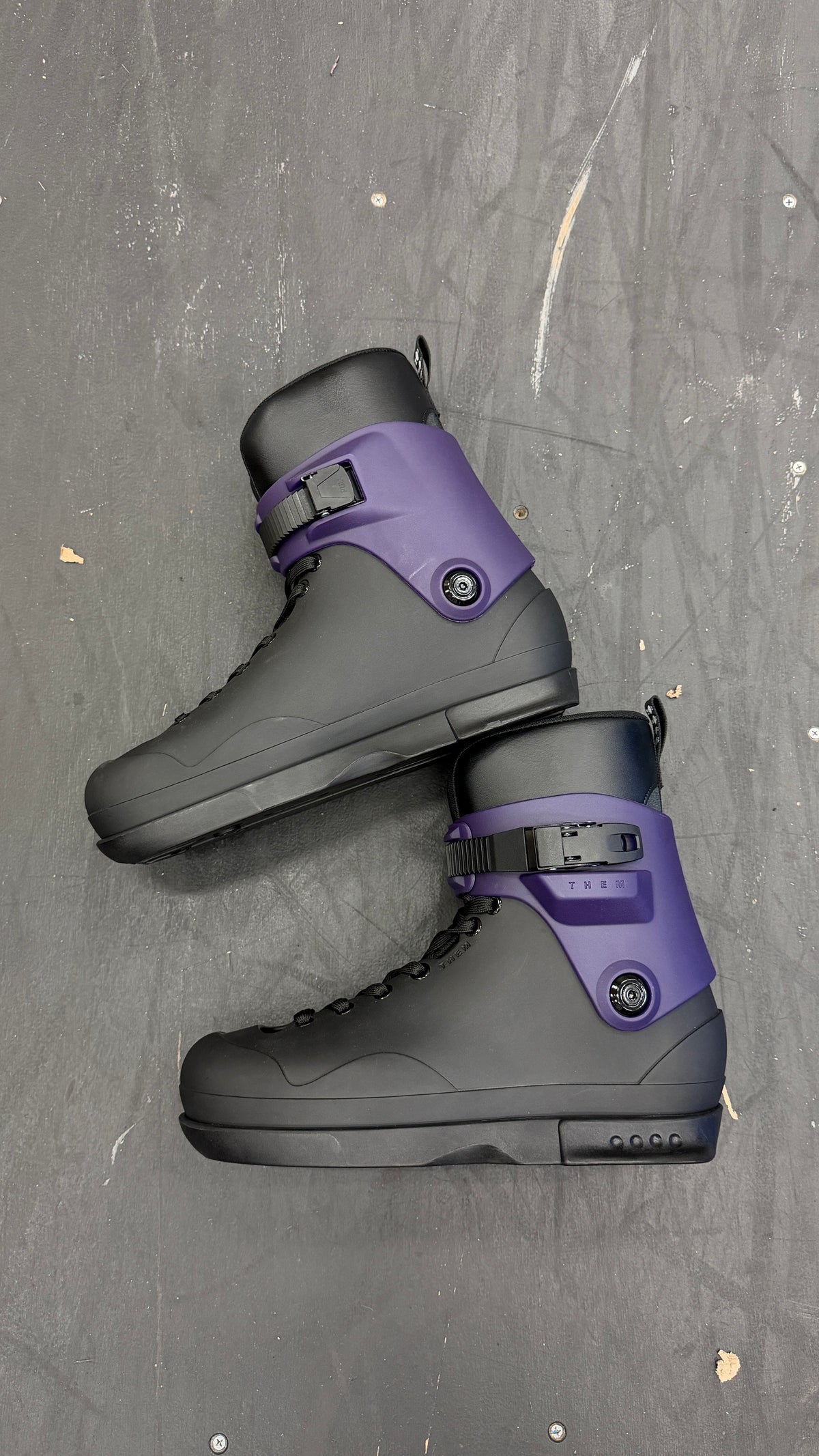 9.18.26 NEW DEAD STOCK - 909 - SLIGHT COSMETIC IMPERFECTIONS - BOOT ONLY - SIZE 10 (MED)