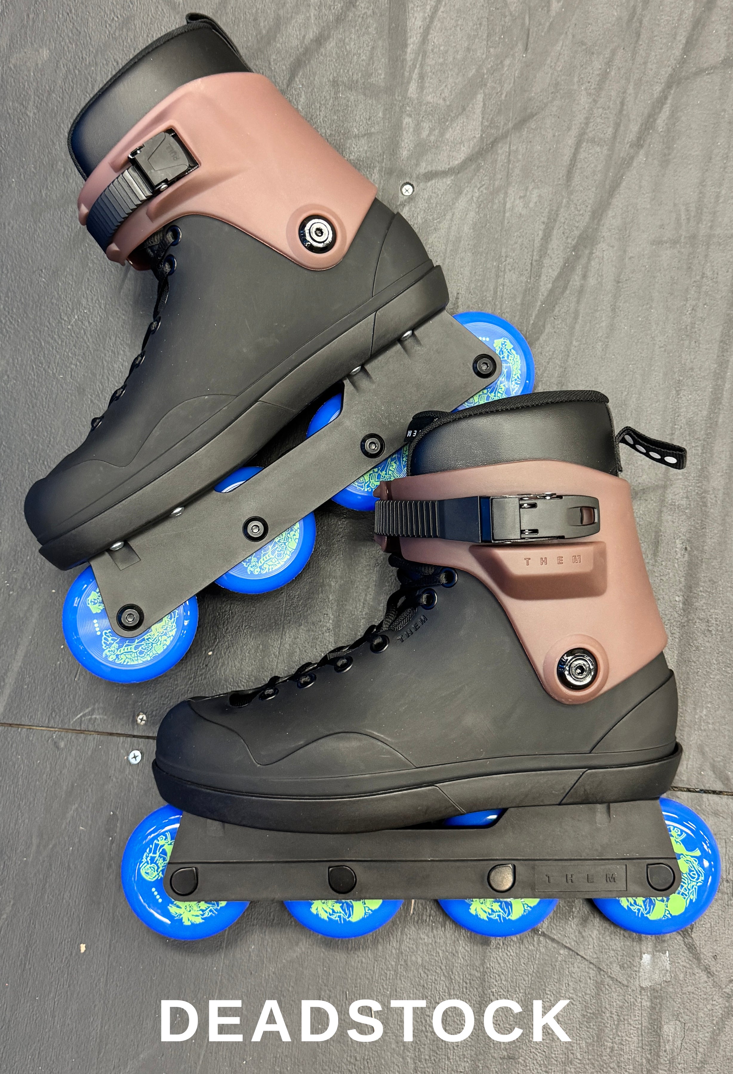 8.28.26 NEW DEAD STOCK - 909 - 80MM - SLIGHT COSMETIC IMPERFECTIONS - SIZE MEDIUM (10)