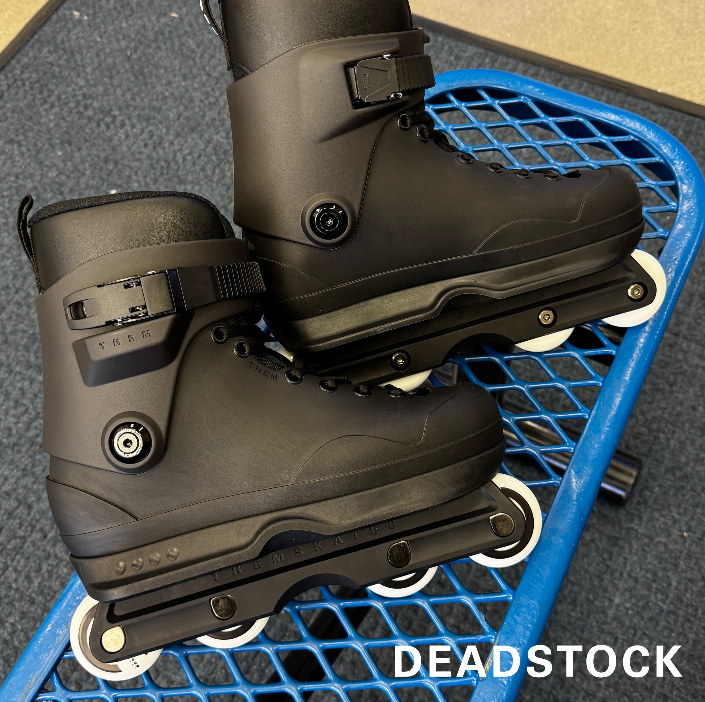 DEAD STOCK - 909 - SLIGHT COSMETIC IMPERFECTIONS - SIZE 8