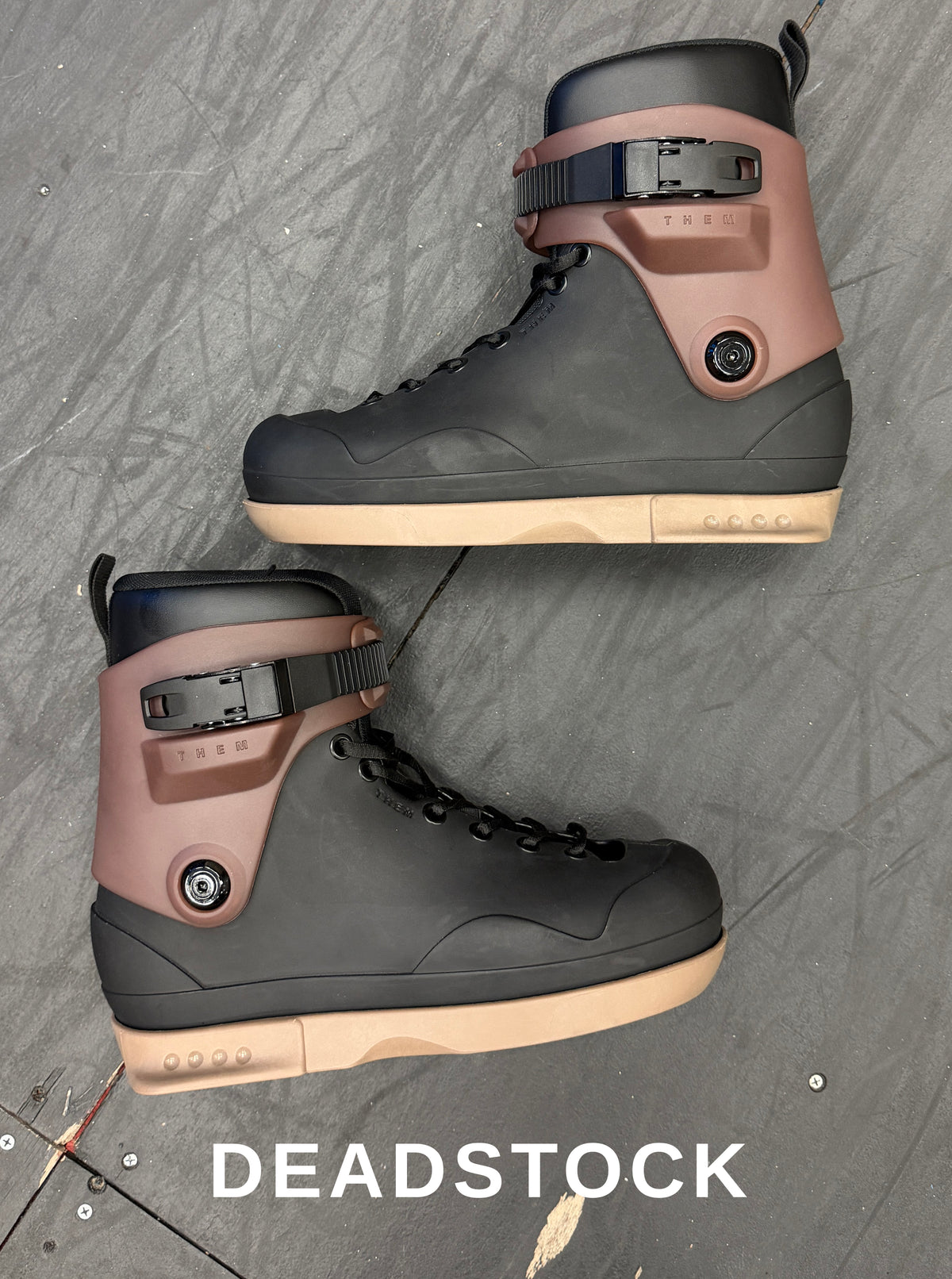 9.21.26 NEW DEAD STOCK - 909 - SLIGHT COSMETIC IMPERFECTIONS - BOOT ONLY - SIZE 10