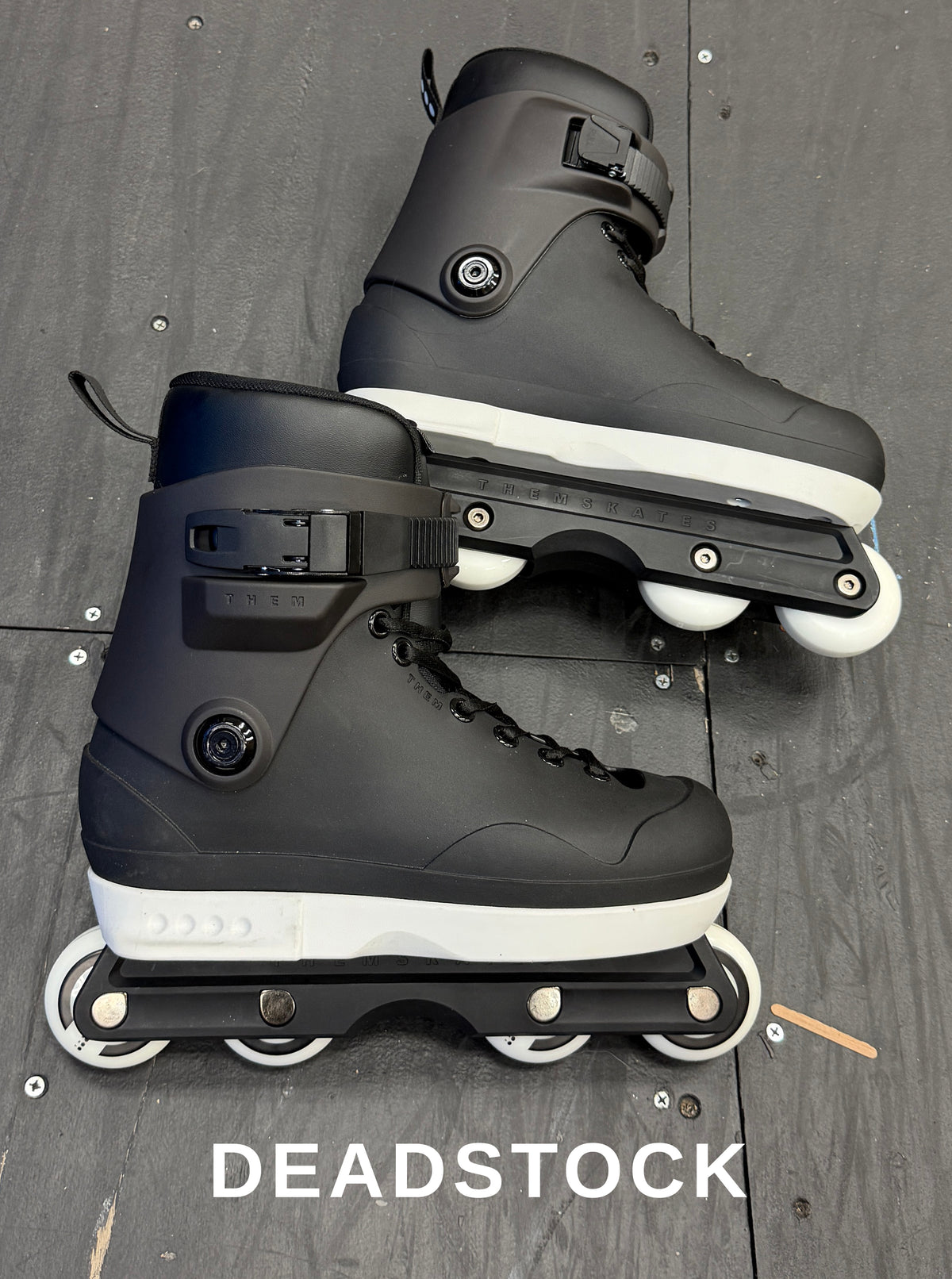 9.21.26 NEW DEAD STOCK - 909 - SLIGHT COSMETIC IMPERFECTIONS - SIZE NSXS (7)