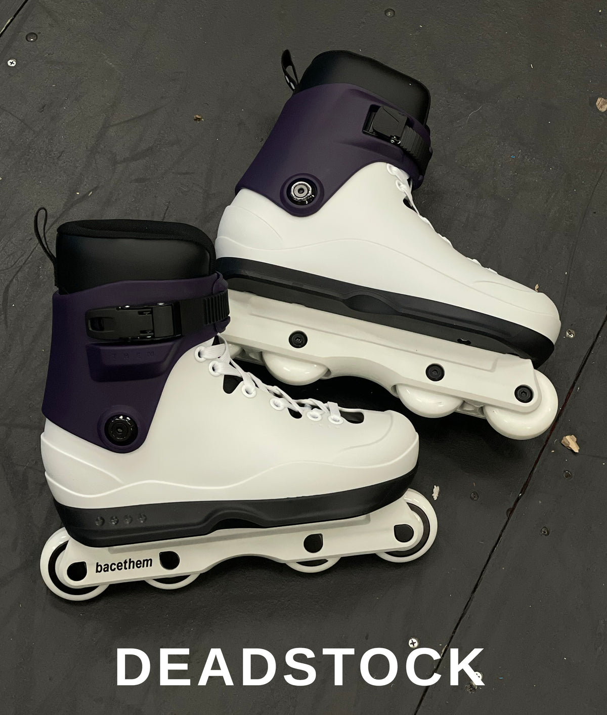 10.8.26 NEW DEAD STOCK - 901 WHITE - SLIGHT COSMETIC IMPERFECTIONS - SIZE SMALL (8)