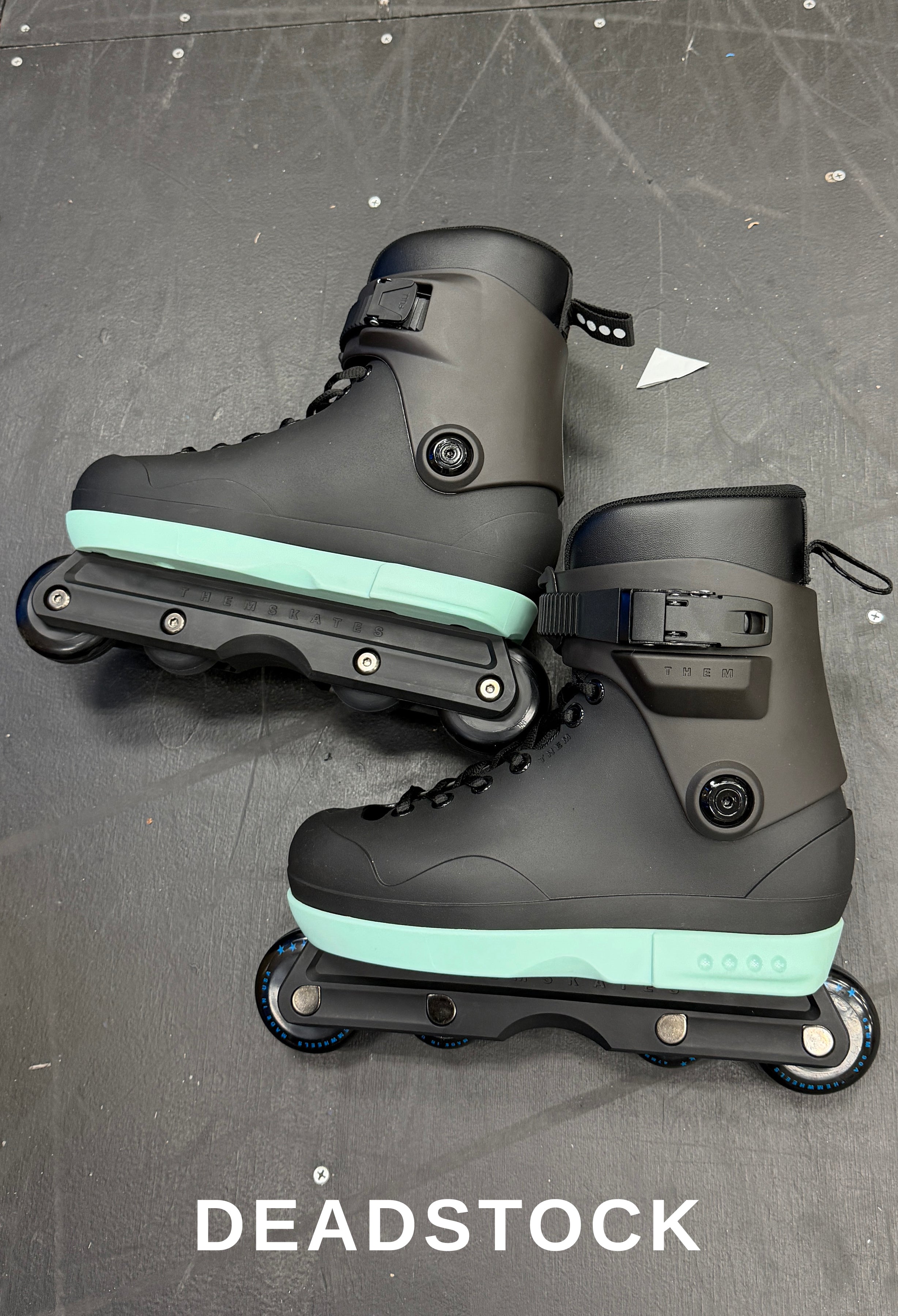 9.2.26 NEW DEAD STOCK - 909 - SLIGHT COSMETIC IMPERFECTIONS - SIZE NSXS (7)
