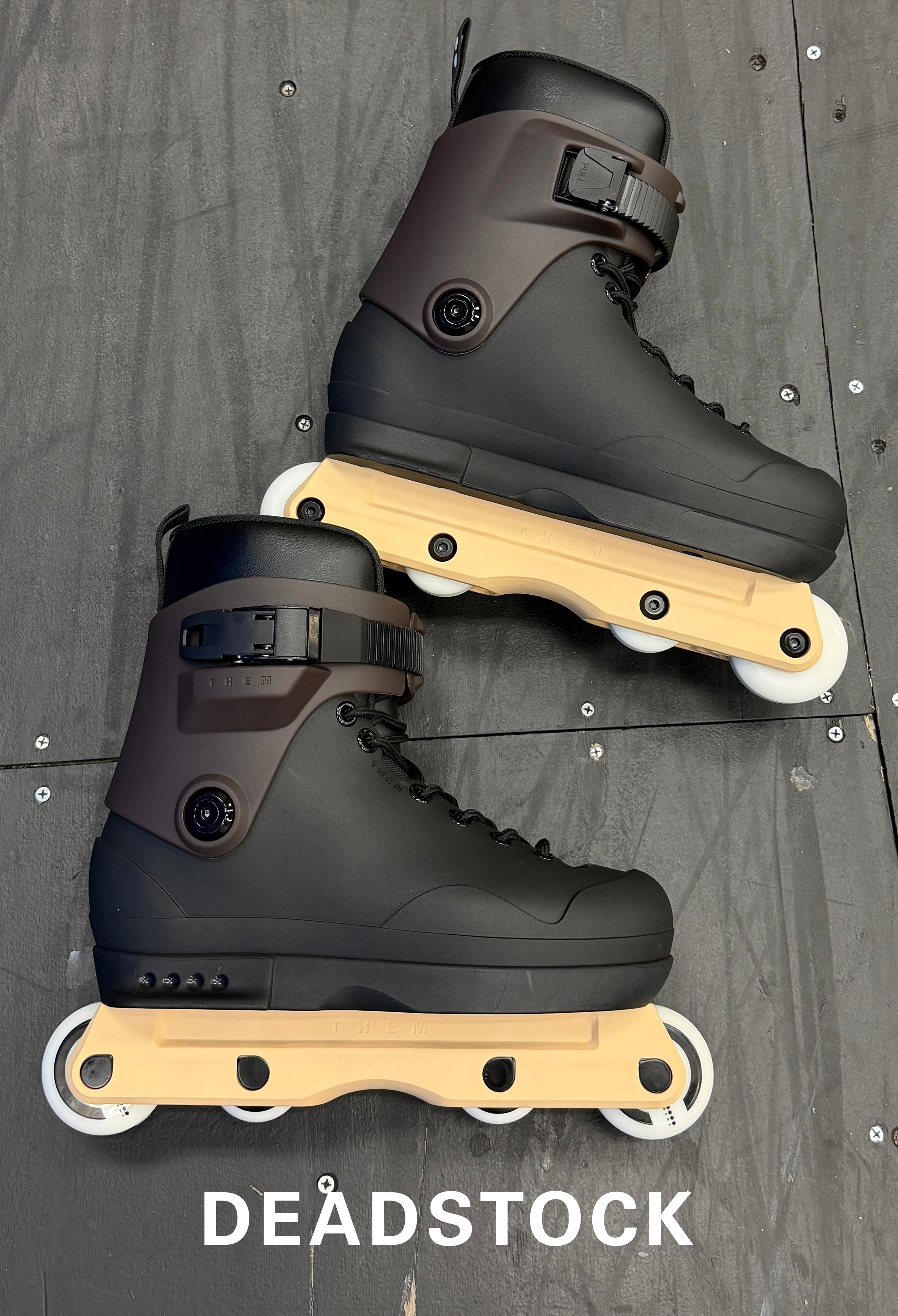 9.6.26 NEW DEAD STOCK - 909 - SLIGHT COSMETIC IMPERFECTIONS - SIZE NSXS (7)