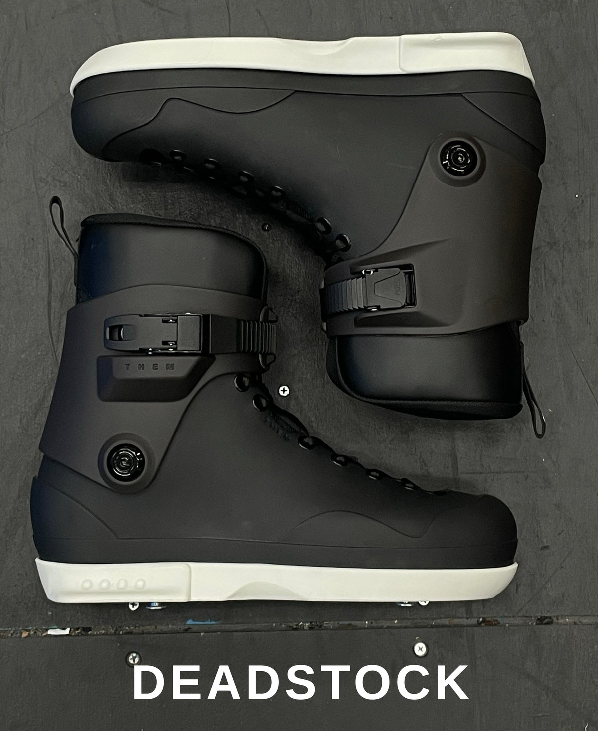 9.12.26 NEW DEAD STOCK - 909 - SLIGHT COSMETIC IMPERFECTIONS - BOOT ONLY - SIZE 11/12 LARGE