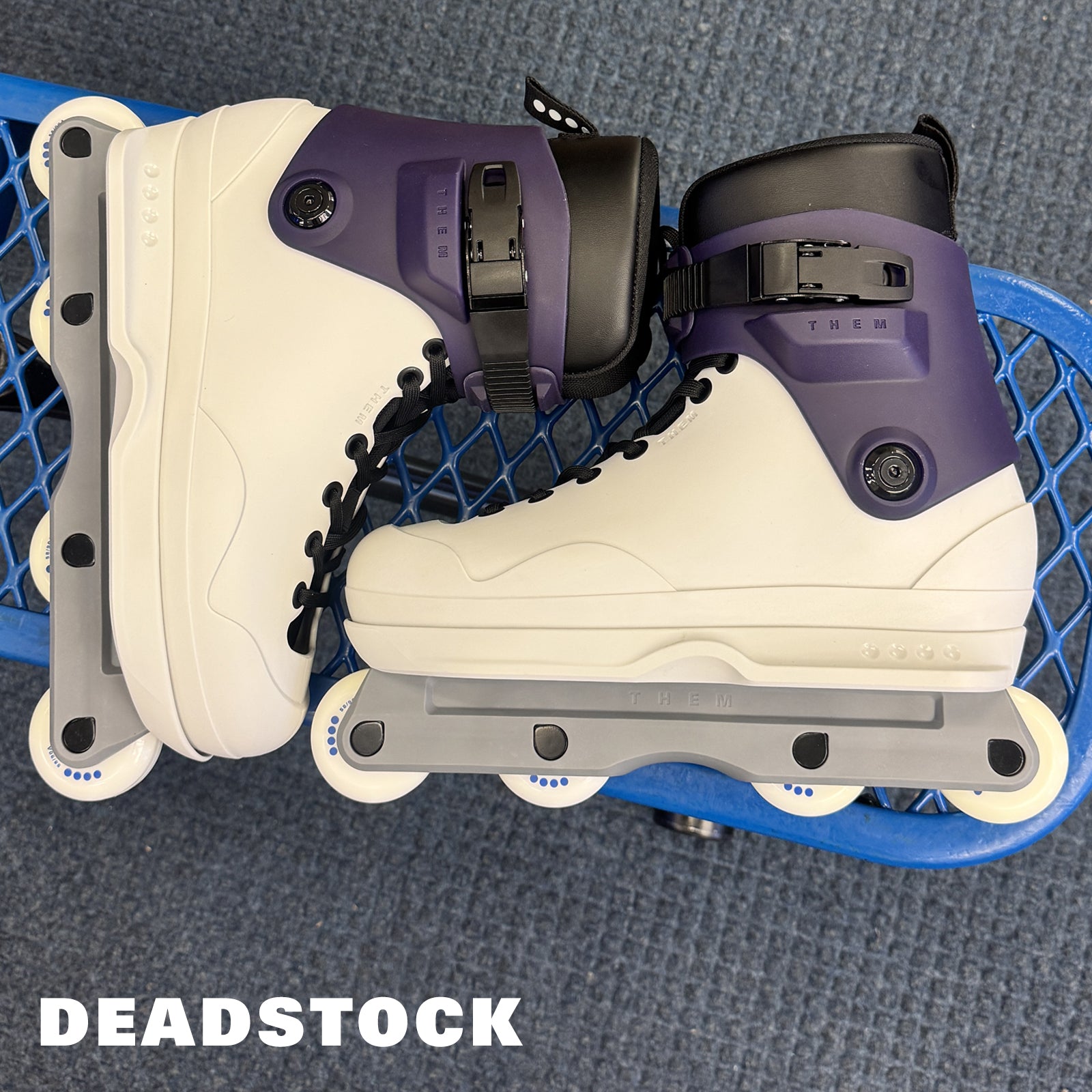 8.8.26 NEW DEAD STOCK - 909  WHITE - SLIGHT COSMETIC IMPERFECTIONS - SIZE 10