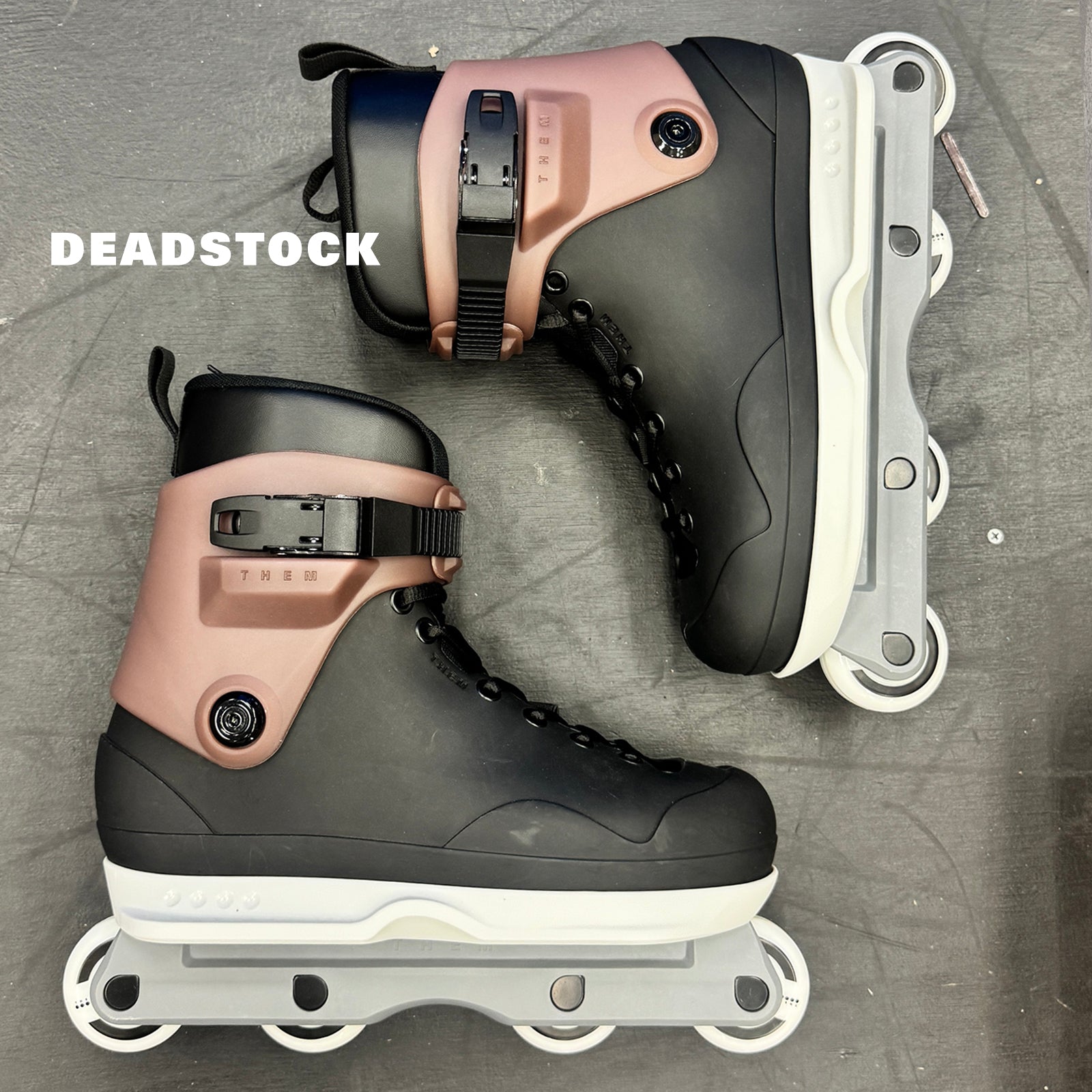 8.12.26 NEW DEAD STOCK - 909 - SLIGHT COSMETIC IMPERFECTIONS - SIZE 10