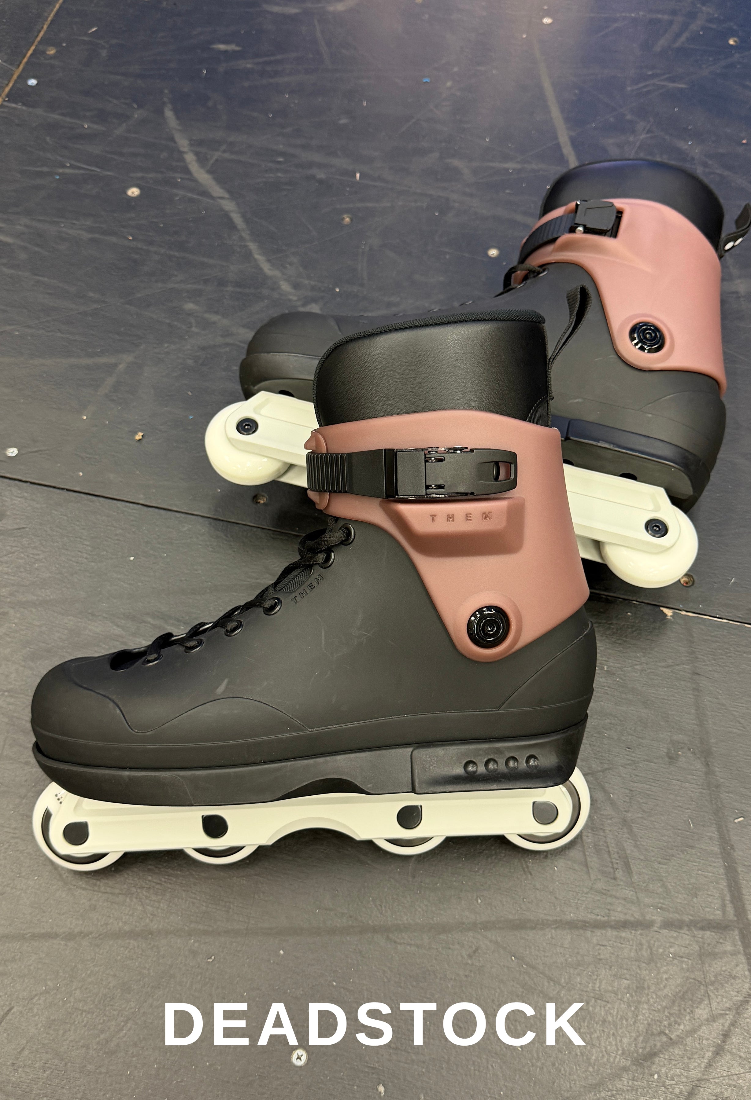 8.31.26 NEW DEAD STOCK - 909 - 80MM - SLIGHT COSMETIC IMPERFECTIONS - SIZE LARGE (11-12)