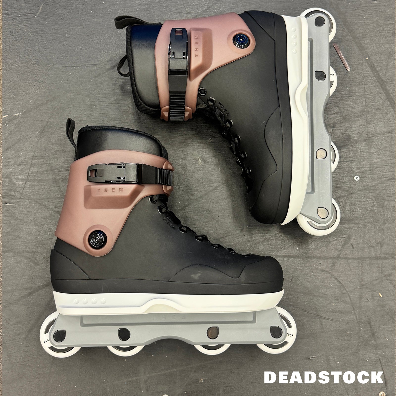 8.11.26 NEW DEAD STOCK - 909 - SLIGHT COSMETIC IMPERFECTIONS - SIZE 10
