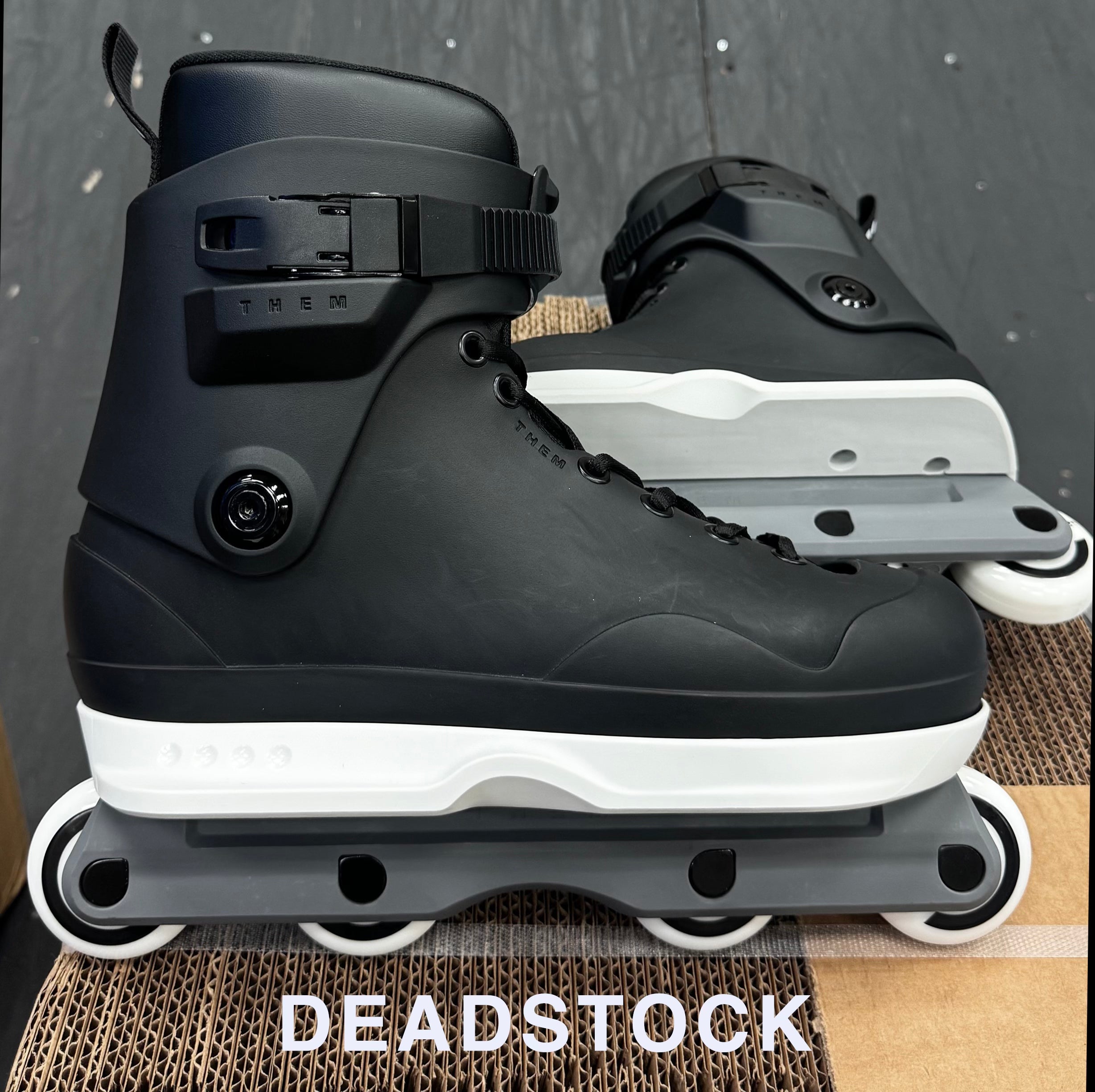 7.24.26 NEW DEAD STOCK - 909 - SLIGHT COSMETIC IMPERFECTIONS - SIZE 10
