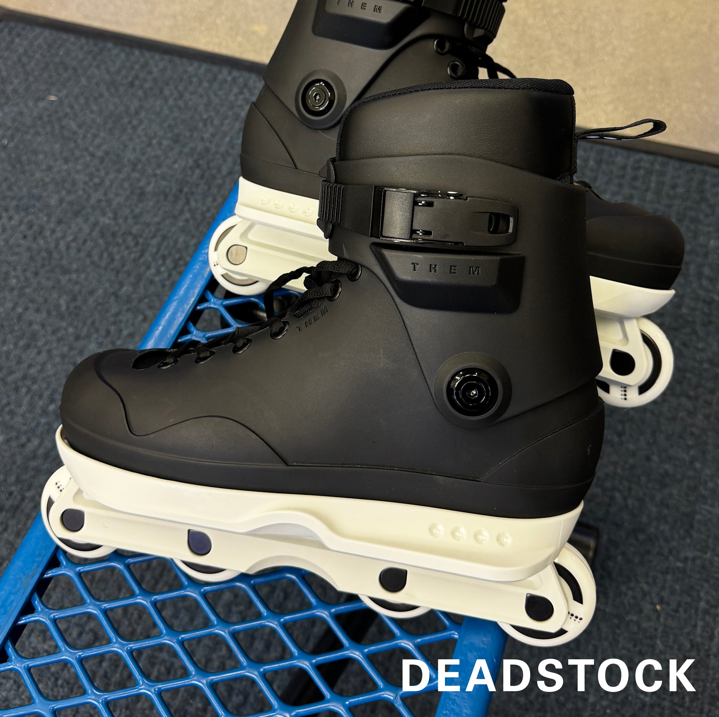 DEAD STOCK - 909 - SLIGHT COSMETIC IMPERFECTIONS - SIZE 10