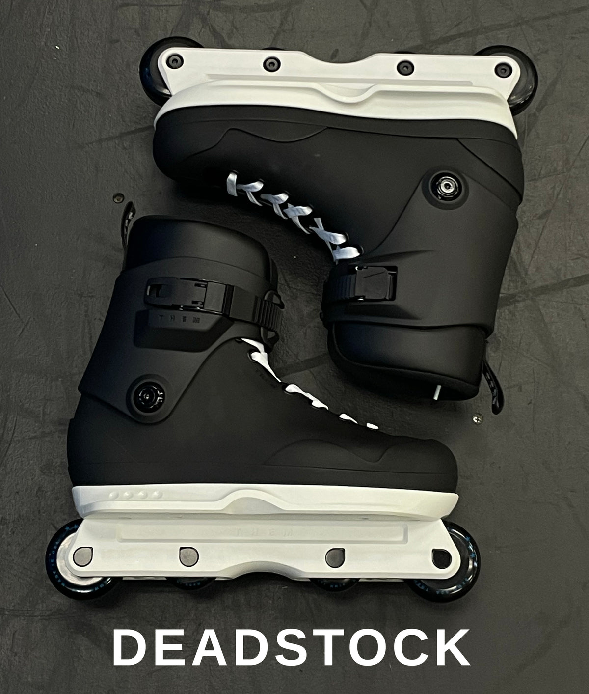 10.11.26 NEW DEAD STOCK - 909 BLACK - SLIGHT IMPERFECTIONS - SIZE LARGE (11-12)