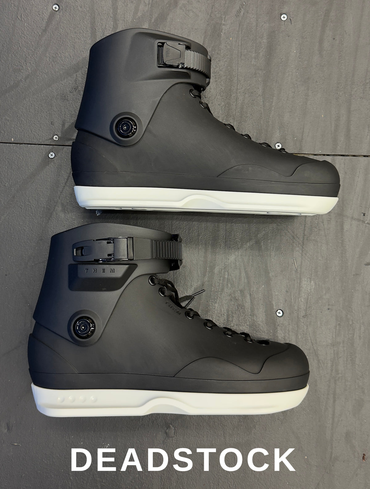 9.30.26 NEW DEAD STOCK - 909 WHITE - SLIGHT COSMETIC IMPERFECTIONS - BOOT ONLY - NO LINER  SIZE 11/12 LARGE