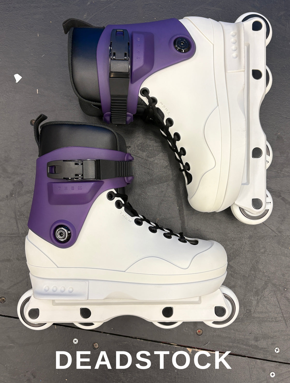 9.28.26 NEW DEAD STOCK - 909 WHITE - SLIGHT COSMETIC IMPERFECTIONS - SIZE NSXS (7)