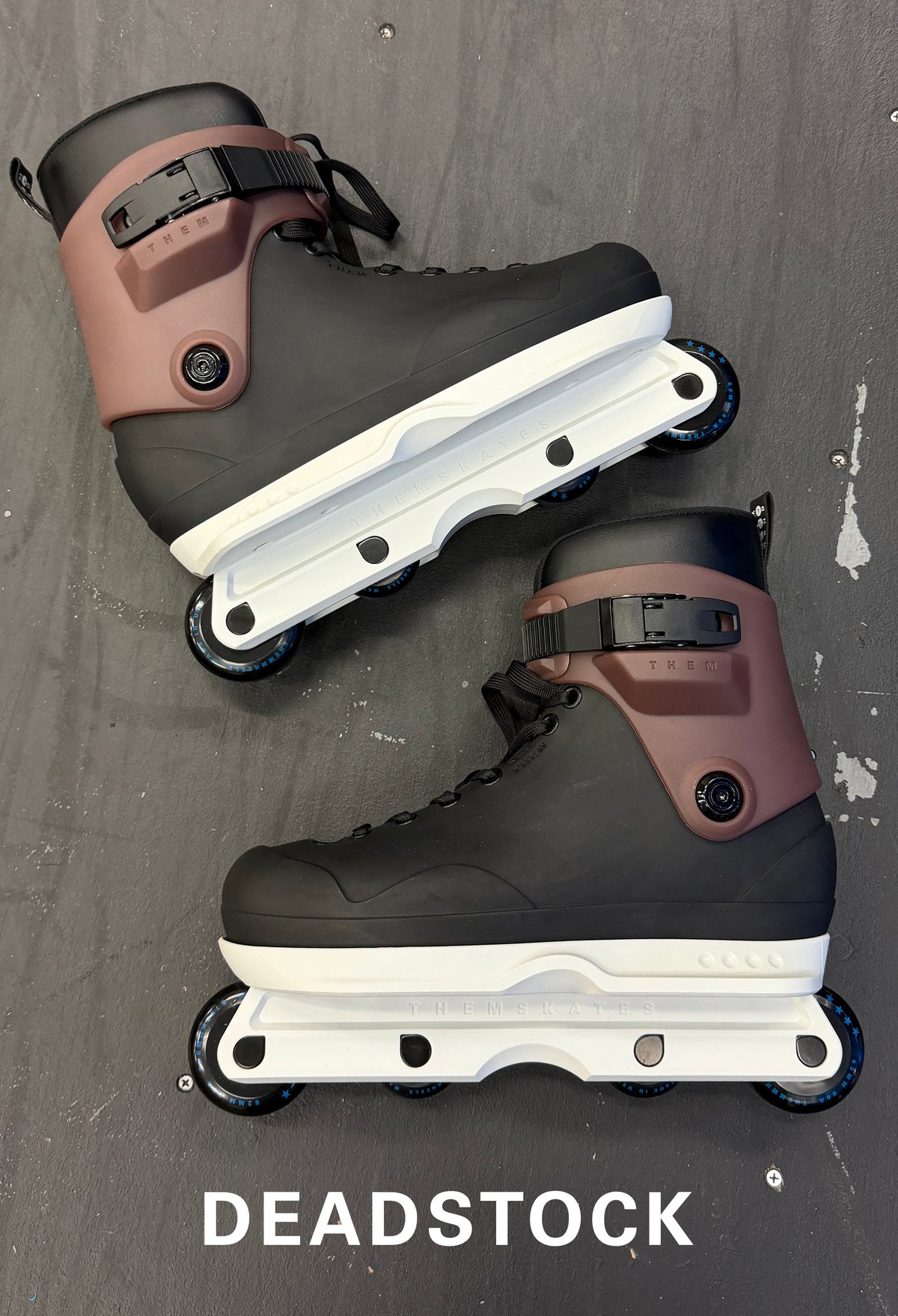 9.9.26 NEW DEAD STOCK - 909 - SLIGHT COSMETIC IMPERFECTIONS - WHITE SOULS - SIZE 10