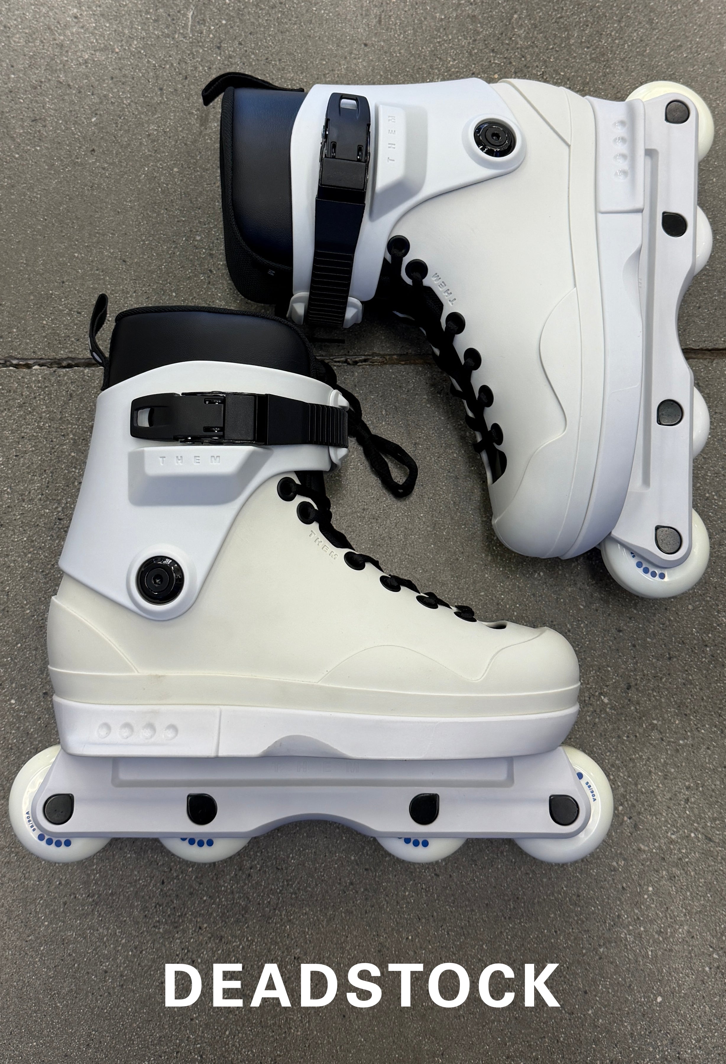 9.9.26 NEW DEAD STOCK - 909 - SLIGHT COSMETIC *YELLOW COLOR IMPERFECTIONS - SIZE NSXS (7)