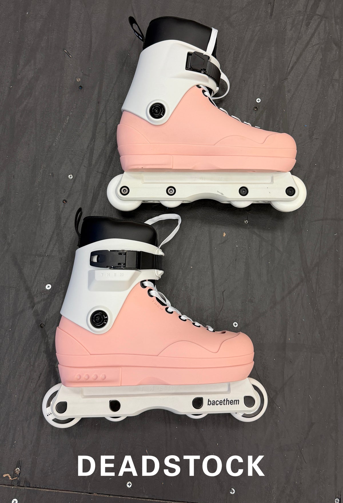 9.6.26 NEW DEAD STOCK - 909  PINK- SLIGHT COSMETIC IMPERFECTIONS - SIZE NSXS (7)
