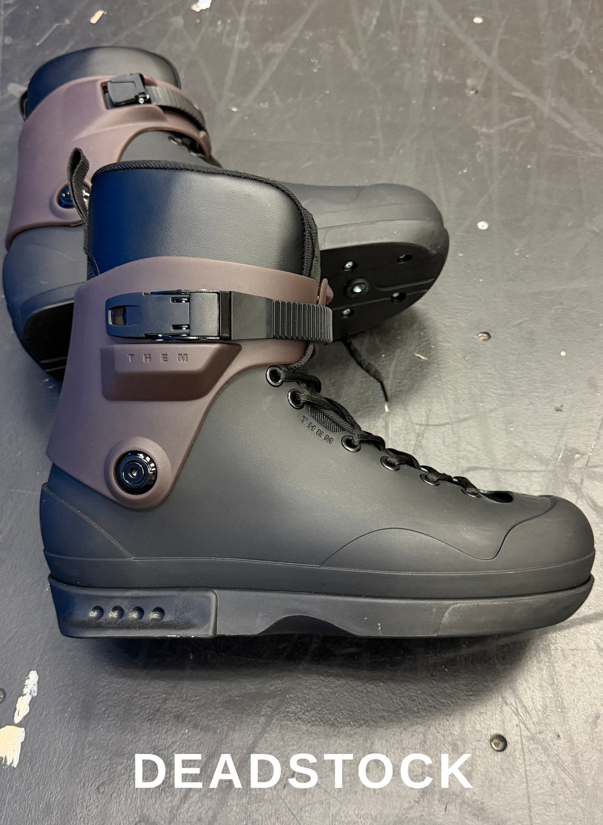 9.14.26 NEW DEAD STOCK - 909 - SLIGHT COSMETIC IMPERFECTIONS - BOOT ONLY - SIZE 11/12 LARGE