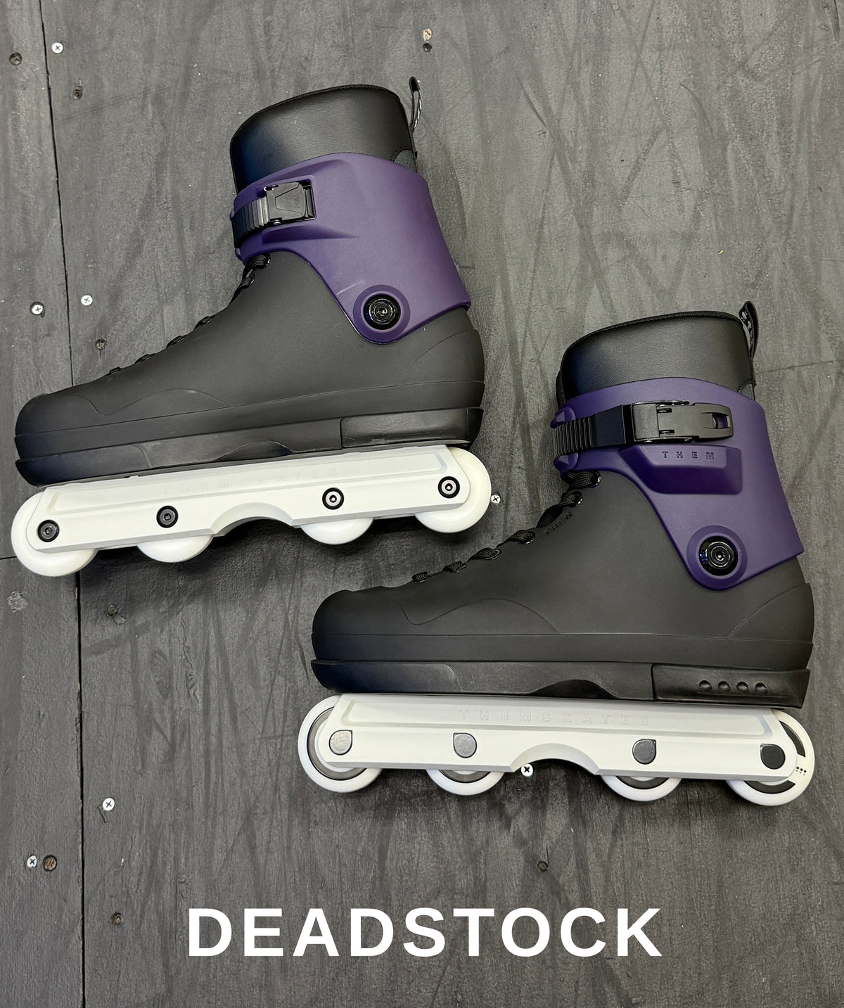 9.14.26 NEW DEAD STOCK - 909 BLACK - SLIGHT COSMETIC IMPERFECTIONS - SIZE LARGE (11-12)