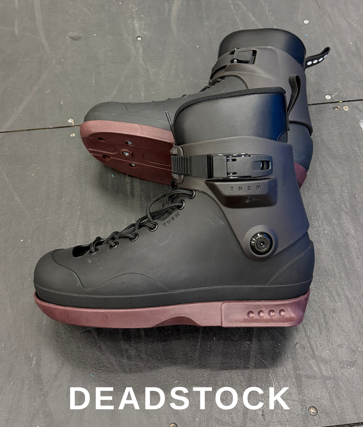 10.21.26 NEW DEAD STOCK - 909 - SLIGHT COSMETIC IMPERFECTIONS - BOOT ONLY - SIZE 11/12 LARGE